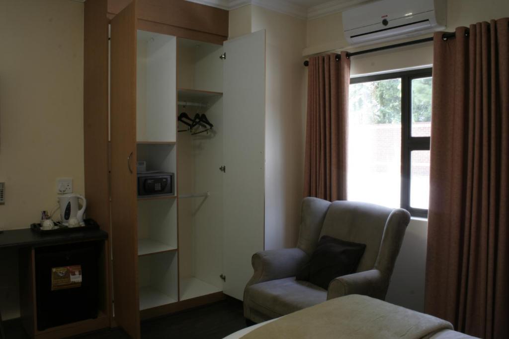Europrime Boutique Hotel Boksburg Exterior photo